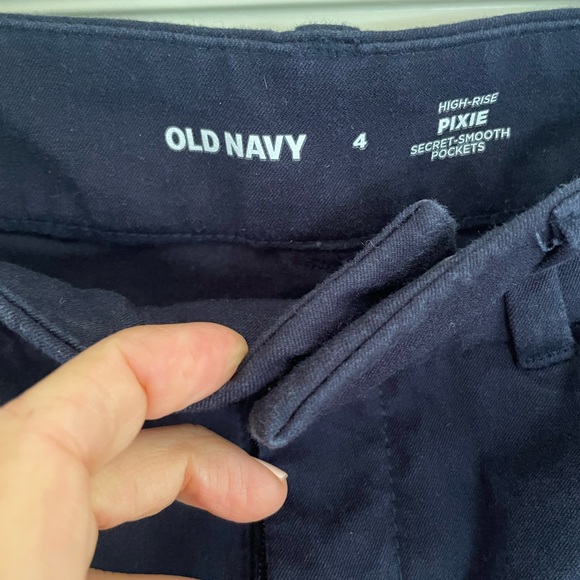 Old navy pixie shorts - Picture 2 of 3